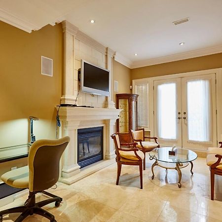 Elegant Apartment With Sauna Toronto Buitenkant foto