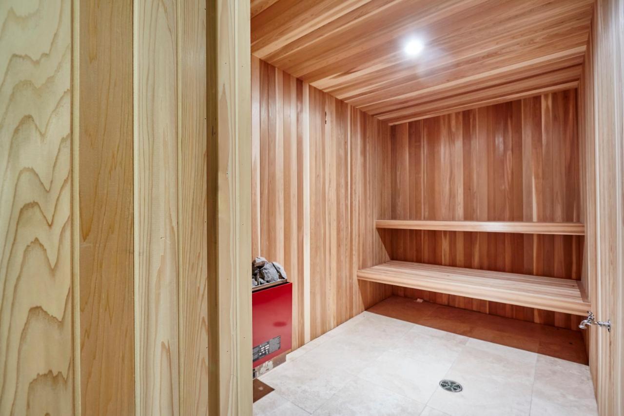 Elegant Apartment With Sauna Toronto Buitenkant foto